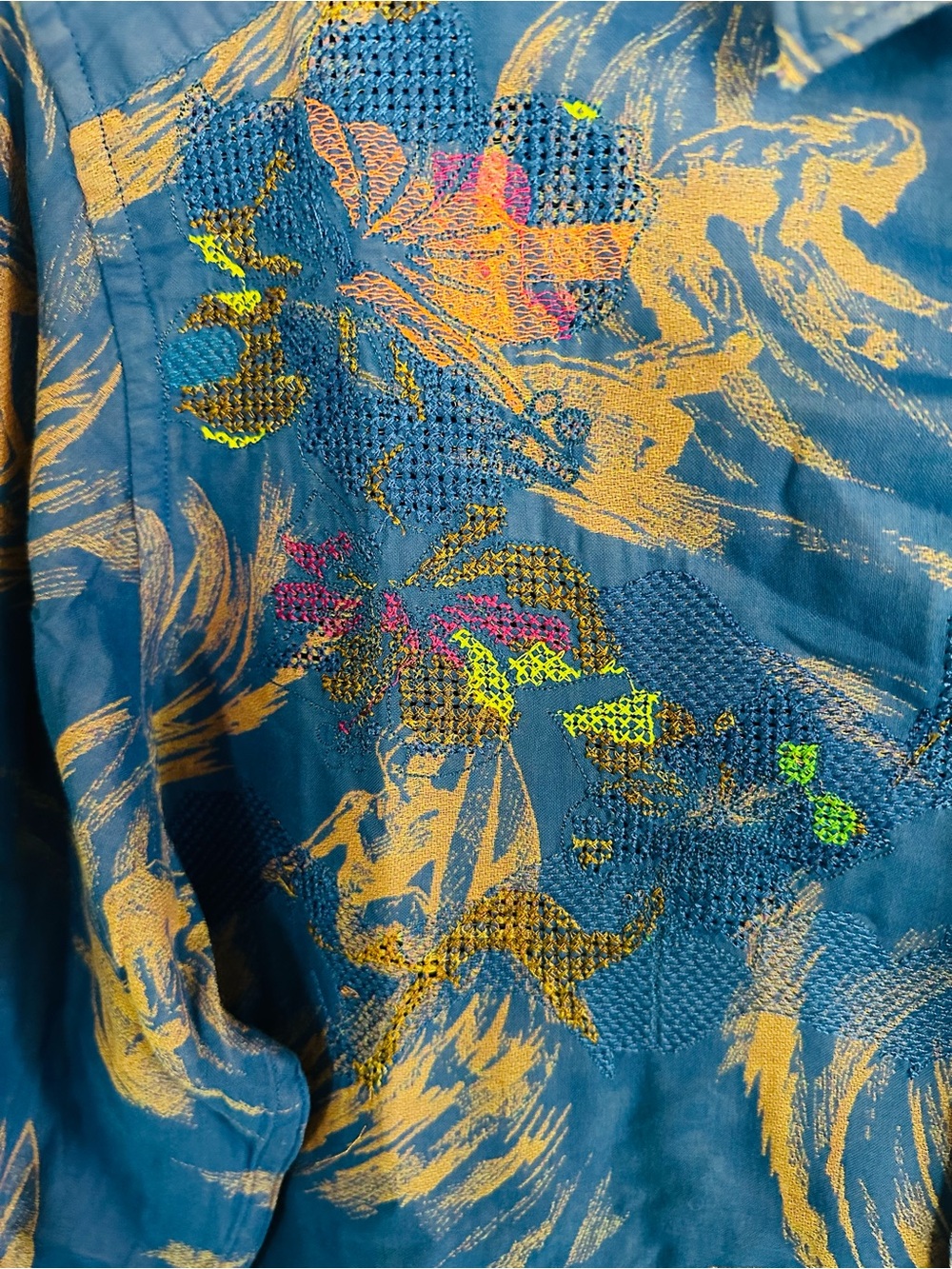 Robert Graham Limited Edition Blue Hawaiian Button Down - Picture 7 of 7